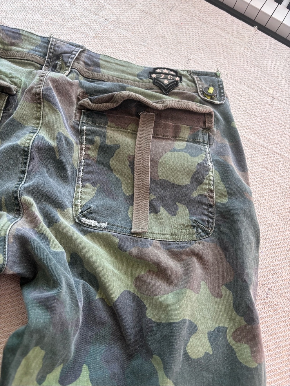 Dragon Embroidered Camo Military Workwear Cropped 9” MidRise Pants 40” Waistband - Picture 14 of 17